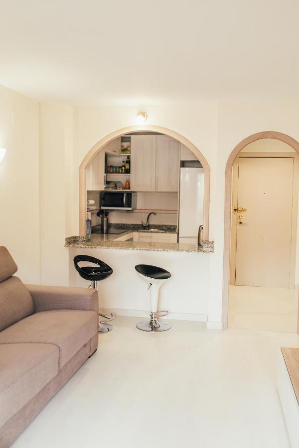 Cosy Apartment Салоу Екстер'єр фото